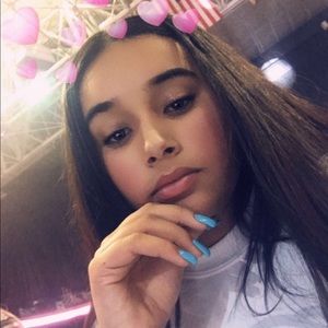 Meet your Posher, Maya